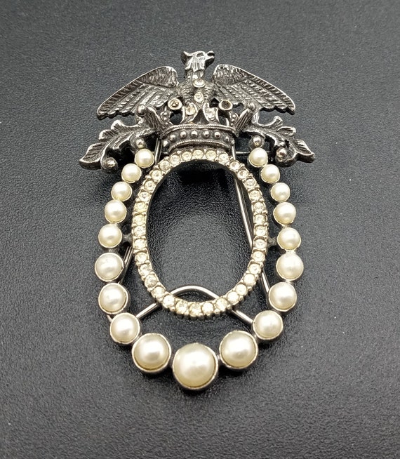 Florenza Vintage Faux Pearl Rhinestone Frame Brooc