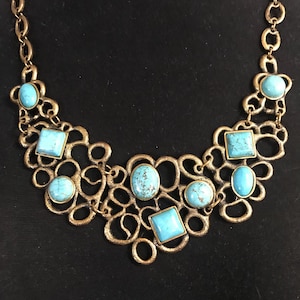 Vintage aqua blue chunky Lucite beaded bib necklace
