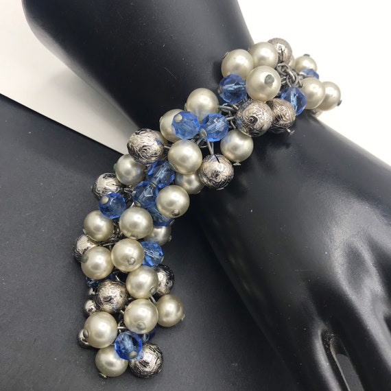 Vintage Bracelet Pearl grey beaded Lucite chunky … - image 8