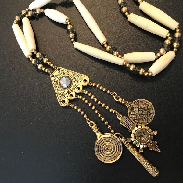 Vintage Statement Necklace ** 1970s Collectible Pendant ** Mid Century Accessory ** Old Hollywood Glamour