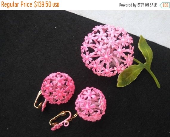 Bright pink flower brooch and dangle earring jewel
