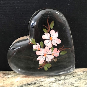 Rosa Blume, Herz Briefbeschwerer, Sammler Briefbeschwerer, Vintage Schreibtisch, Büro Bibliothek, Wohnkultur