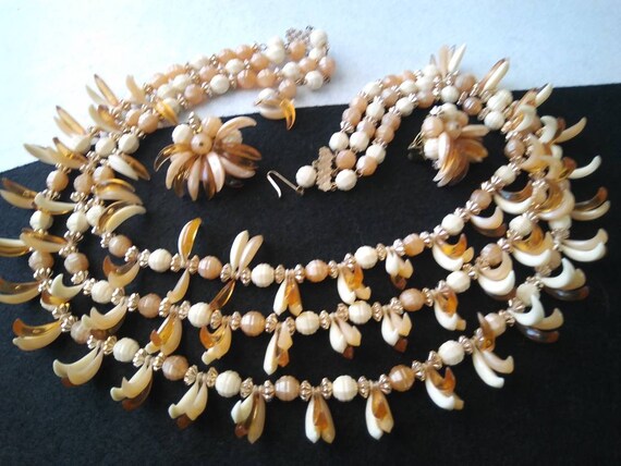 Unique beige 3 strand beaded mid-century necklace… - image 10