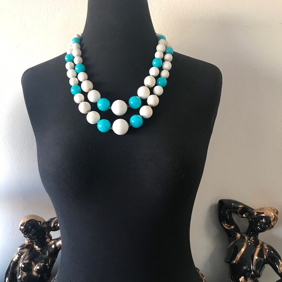 1950s vintage aqua blue & white Lucite beaded nec… - image 5