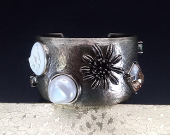 Oscar De La Renta Vintage Signed Cameo Rhinestone Bracelet, Couture Fashion Jewelry, Vintage Gift for Jewelry Lover, Vintage Present