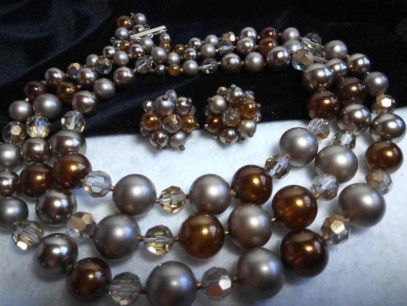 Lovely Brown Lucite /& Crystal Glass Vintage 3 Strand Necklace Beaded Earrings 1950/'s Old Hollywood Glam Collectible Mad Men Jewelry