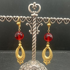 Vintage Red Lucite Dangle Pierced Earrings, 1980&#39;s 1990&#39;s Jewelry, Vintage Gift for Jewelry Lover, Vintage Present
