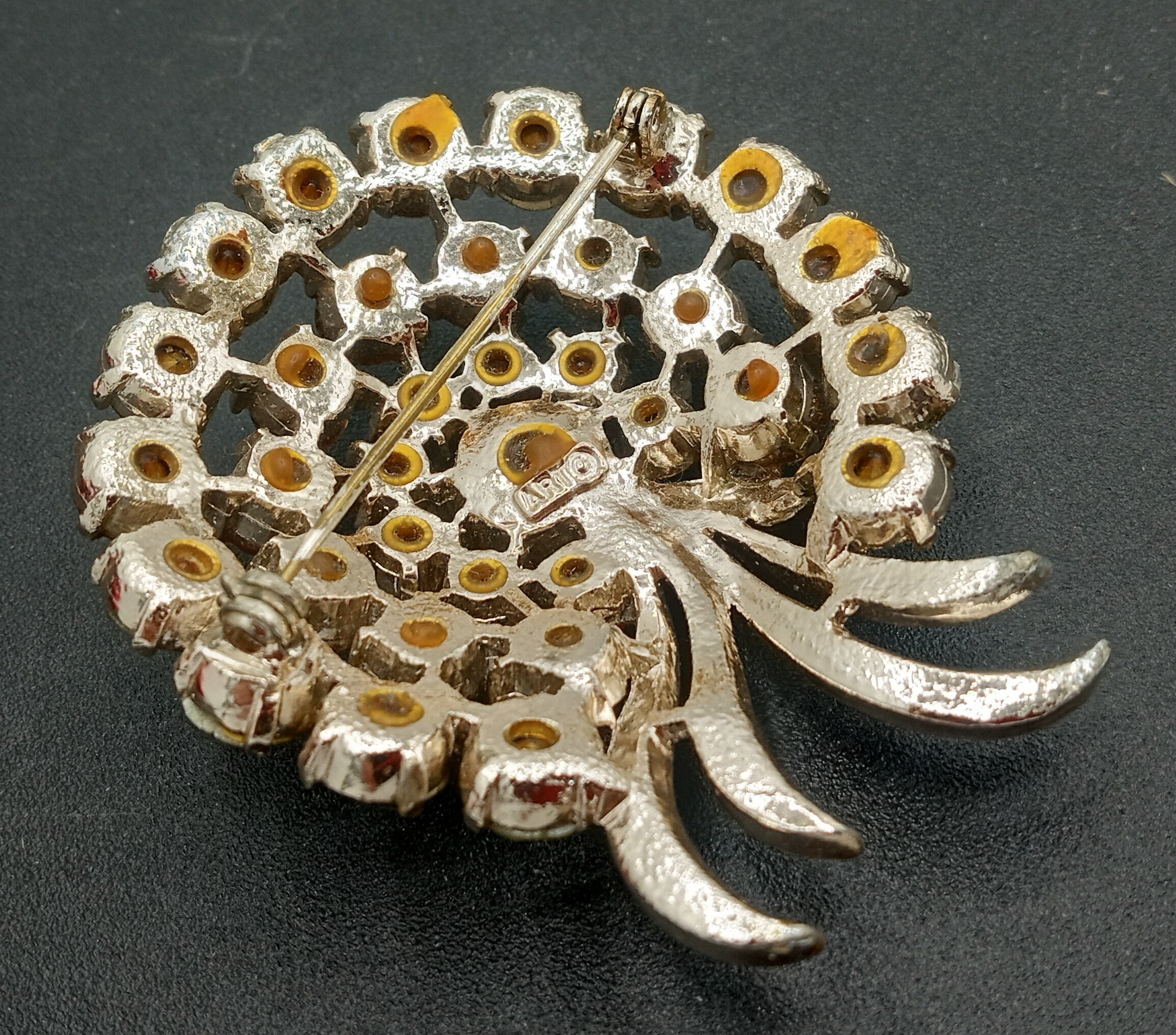 Vintage 50s Brooch - 50s Rhinestone Brooch - Red Rhinestone