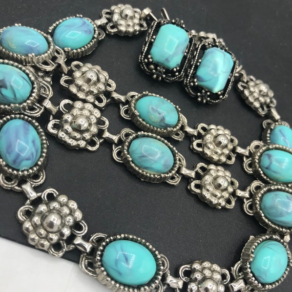 Fun colorful aqua blue demi parure, 1950s necklac… - image 8