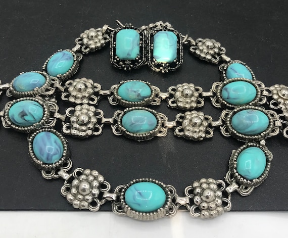 Fun colorful aqua blue demi parure, 1950s necklac… - image 1