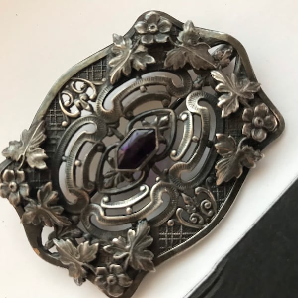 Purple gemstone art nouveau floral Silvertone well-made 1910 1920s antique brooch pin