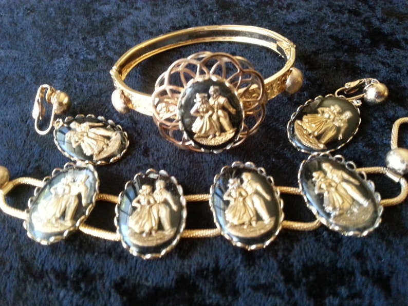 Mid Century Dutch Lovers 2 Bracelet Earring Set Black /& Gold Unique Vintage Jewelry Set Demi Parure 1950/'s 1960/'s