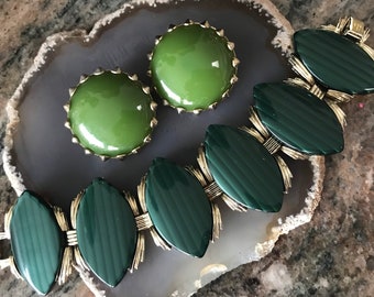 Vintage green bracelet clip on earring collectible costume jewelry set