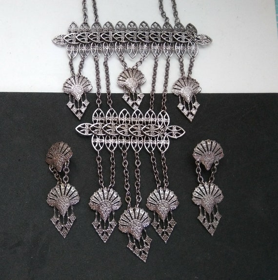 Large Runway necklace & dangle earring set, vintag