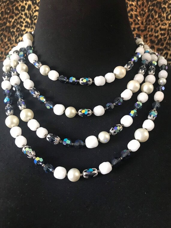 Collier Vintage Perles De Verre Blanches émaillées - Bijou Fantaisie Multicolore Occasion