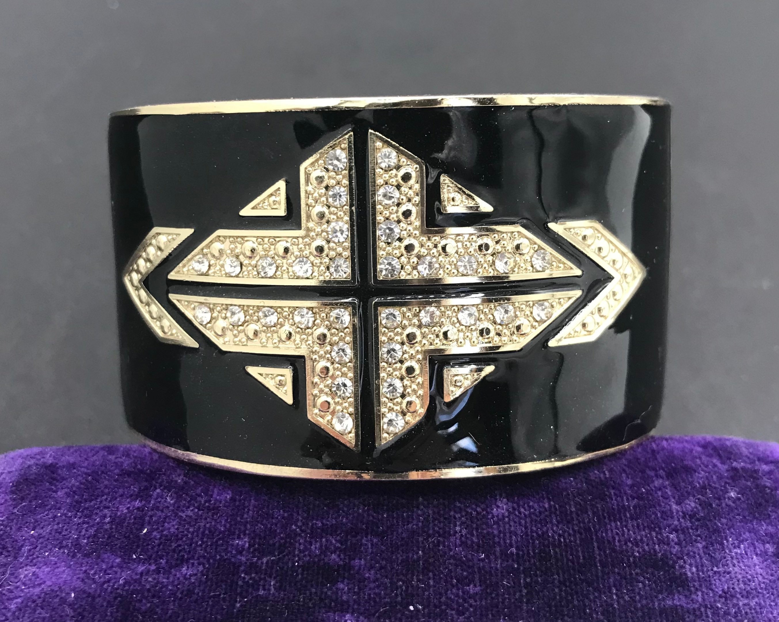 ✨New in ✨😍Chanel CC Logo enamel clamper bracelet. . . $388, DM