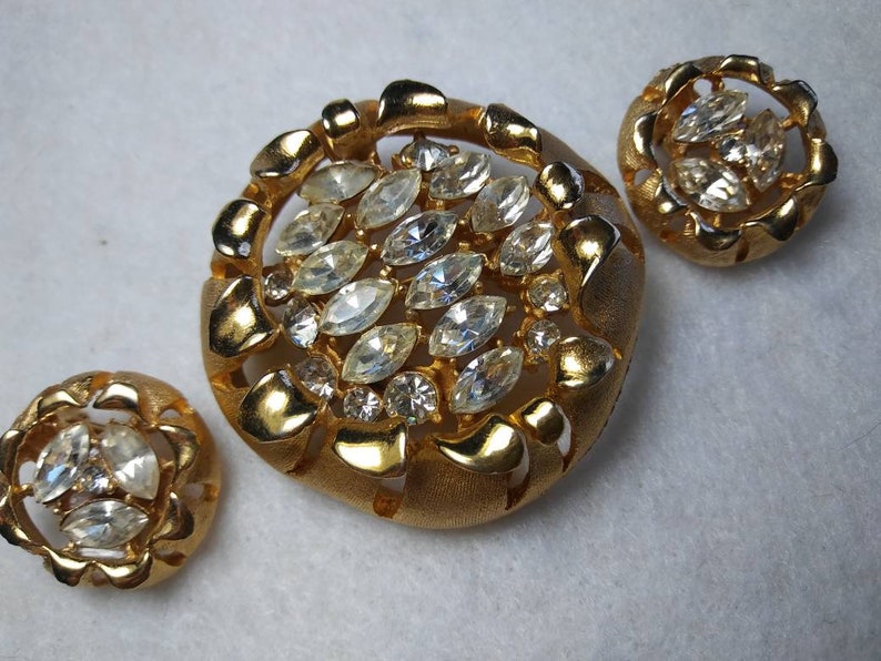Designer Signed BSK Rhinestone Collectible Jewelry 1940/'s Art Deco Pin Demi Parure Costume Jewelry Collector Vintage Brooch Earring Set