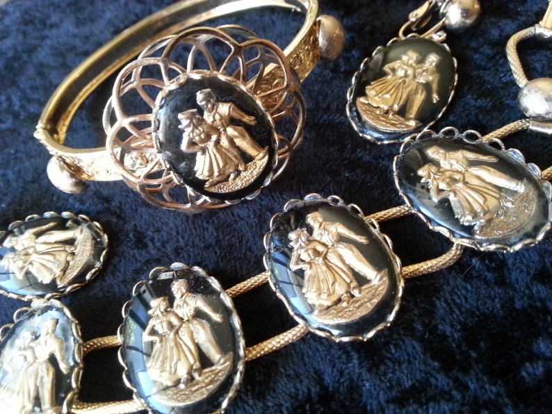 Mid Century Dutch Lovers 2 Bracelet Earring Set Black /& Gold Unique Vintage Jewelry Set Demi Parure 1950/'s 1960/'s