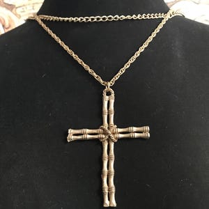 Collana vintage con ciondolo a croce in oro a 2 fili, anni &#39;60 e &#39;70