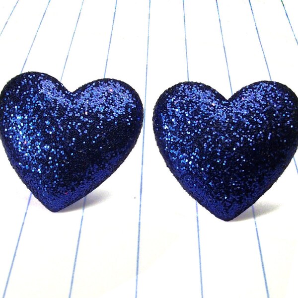 orecchini cuore glitter marina - orecchini cuore - gioielli cuore - orecchini navy - marina - navy jewelry - borchie cuore - borchie della marina - gioielli blu
