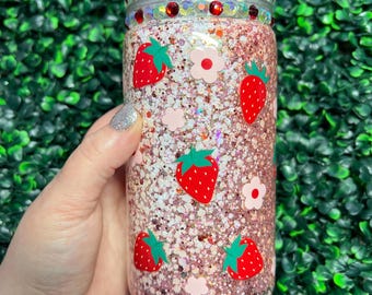 Glitzer Erdbeeren Schneekugel Becher mit Trinkhalm und verziertem Deckel