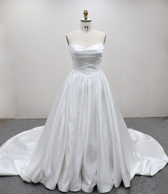 Satin A-line Wedding Dress, Strapless Sweetheart Bridal Gown Long Train -  Etsy Israel
