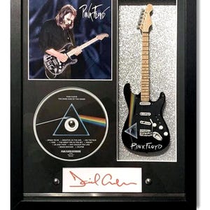 Homenagem a David Gilmore do Pink Floyd em Caixa de Sombras 11”x14”