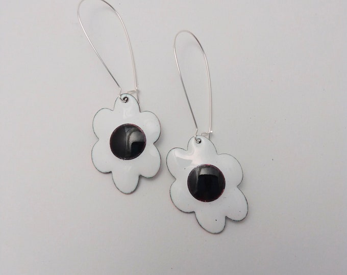Elongated Mod Daisy Earrings, black and white: Enamel on Copper