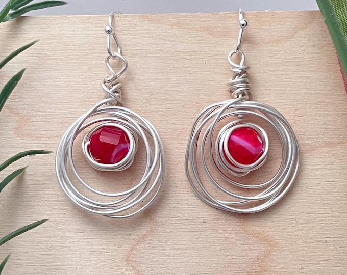 Treasure Nest Earrings: Silver plated wire and Magenta Sardonyx