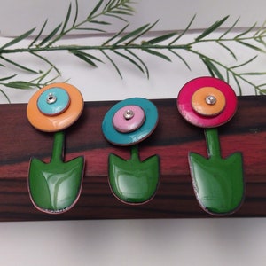 Mod Flower Pendants: Enamel on Copper