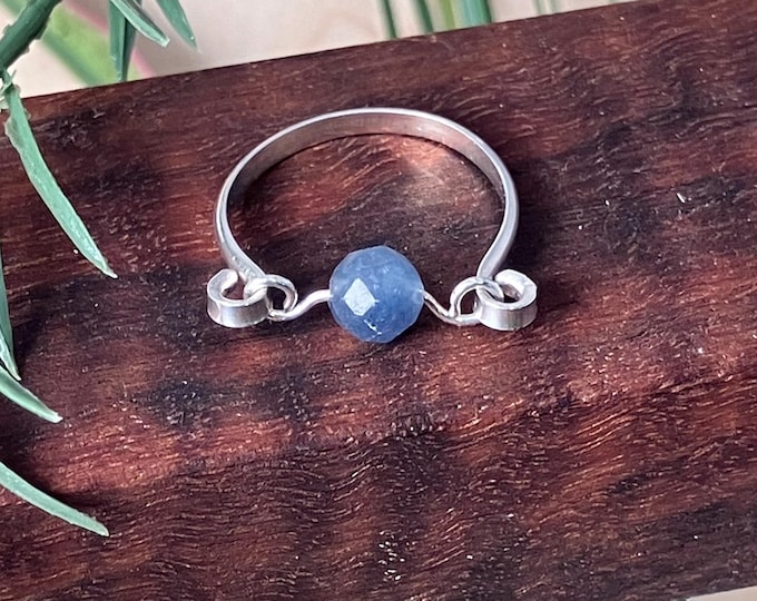 Periwinkle Pop Ring: Sterling Silver and Tourmaline, size 8