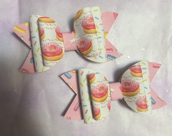 Pinza para el pelo de piel sintética con forma de donut