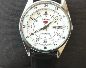 Vintage Seiko 5 automatic men's wrist watch: white dial,Day/date display