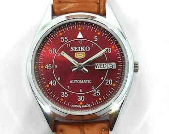 Vintage Seiko 5 automatic men's wrist watch: red dial,Day/date