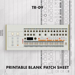 Può includere: Un foglio patch vuoto stampabile per la drum machine TR-09, caratterizzato da un layout dell'interfaccia grigio chiaro con manopole, pulsanti ed etichette nere. Il design include una griglia sequencer e il testo TR-09 e SONG NOTES.