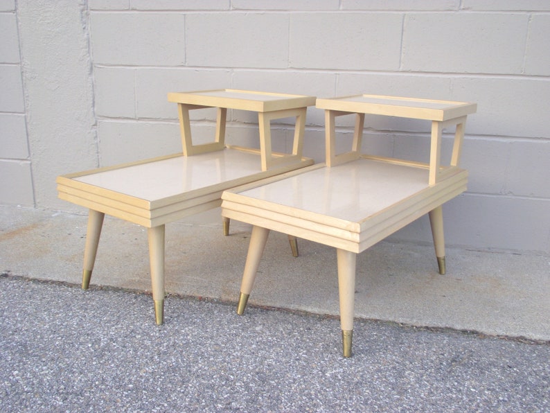Vintage Pair Blonde Mid Century Modern 2 Tier Step Back End Tables Atomic Side Peg Legs American Retro Living Room Bedroom Nightstand
