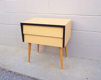 AUTHENTIC Mid Century Modern Nightstand - Side End Accent Table - Taper Peg Legs - 2 Drawers Cubist Modernist - Scandinavian -American Retro