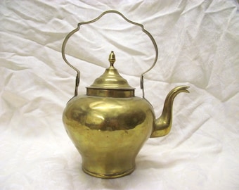 Vintage Heavy Brass Tea Pot Tea Kettle with Lid and handle Decorative Collector Decor