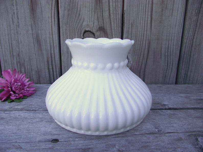 Antique Lamp Shade Milk Glass Ruffled Ribbed Parlor Fenton 6 Fitter Oil Kerosene Gas Replacement Globe Lampshade Light Chandelier Student