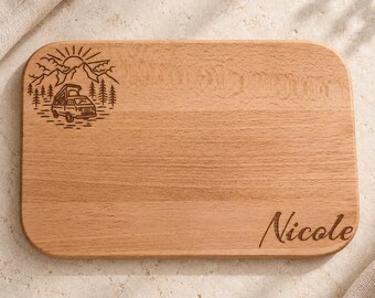 Personalized beechwood breakfast board – cutting board with engraving, name & date, gift for couples