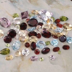 over 50 carats of loose natural semiprecious gemstones image 2