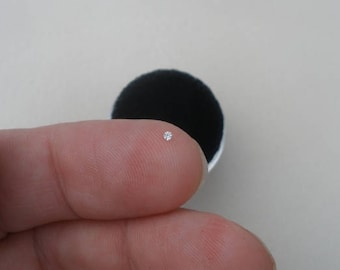 Diamante naturale bianco da 1 mm, purezza VS, per la creazione di gioielli e lavori artigianali.