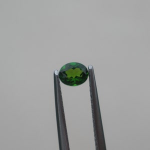 Green Chrome Diopside Oval loose faceted gem 5x4mm
