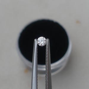 White Natural Diamond Loose Faceted Round 2mm VVS1 Clarity