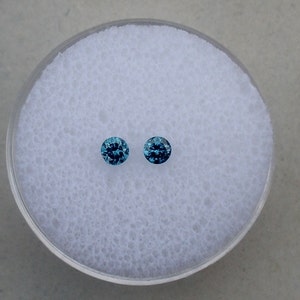 Blue natural diamond loose faceted round pair 3mm each image 1