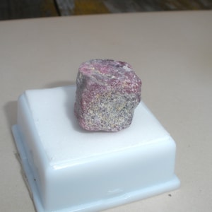 16mm Ruby Corundum Crystal Rough Loose Natural Gem for Gift, Collecting, Jewelry and Crafts