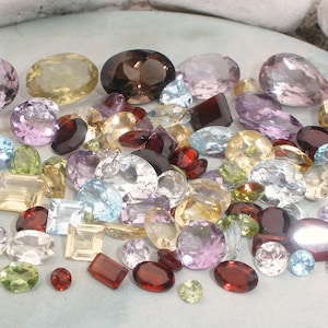 Over 100 Carats of Loose Natural Semiprecious Gemstones image 5