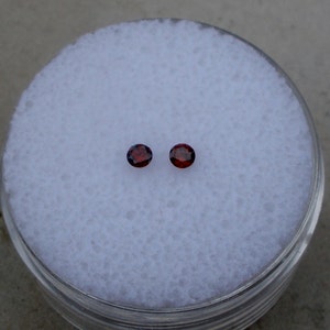 Cognac red diamond loose round pair 2mm each