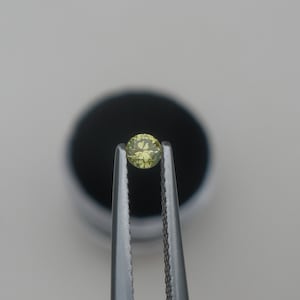3mm Yellow Diamond loose round 0.11 carats