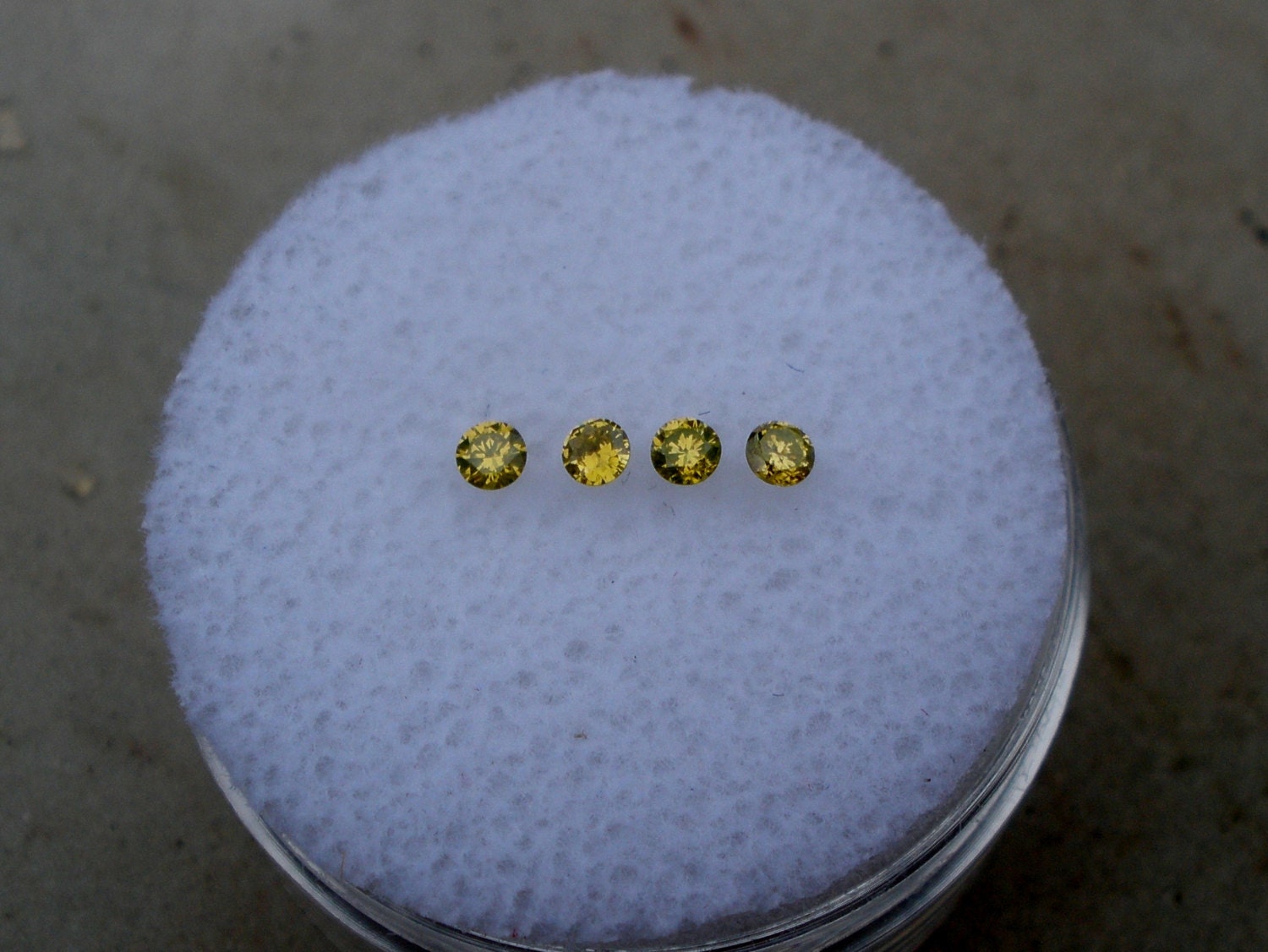 4 Yellow natural diamond loose faceted rounds 2mm each